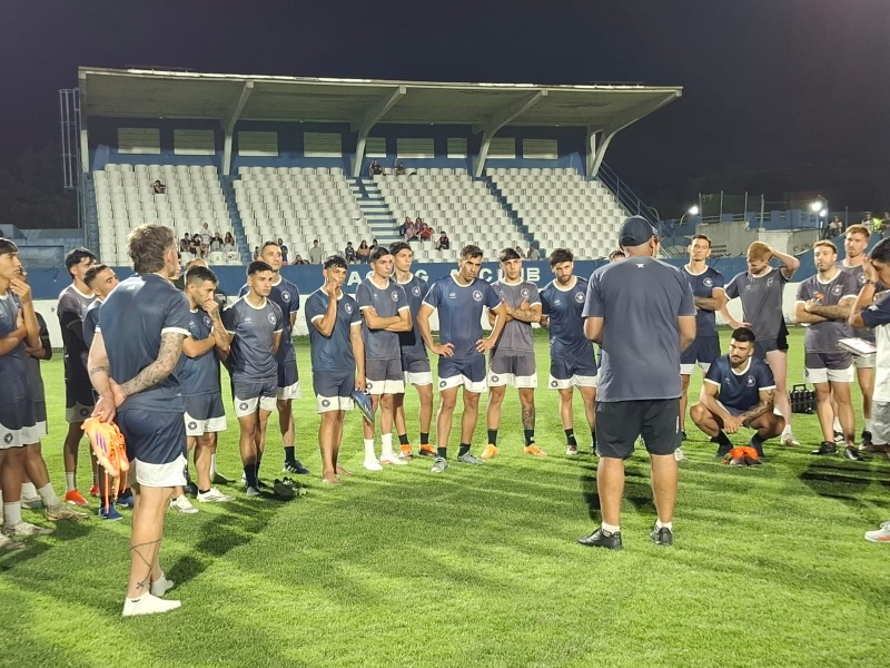 Racing va por el golpe en General Pico